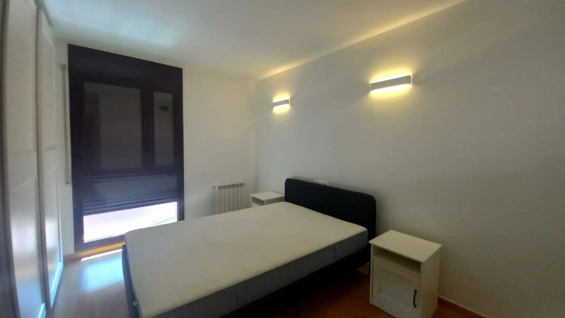 Habitación de Piso de alquiler en Lleida con Calefacción, Amueblado y Balcón