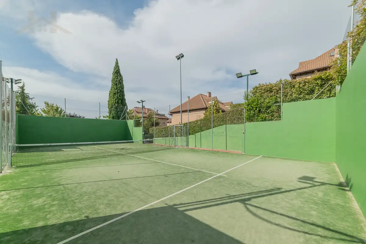 Jardín de Casa adosada en venta en Majadahonda con Aire acondicionado, Calefacción y Jardín privado