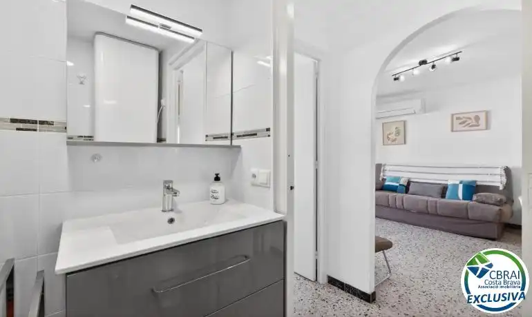 Apartament amb terrassa en venda a Carrer Muga-Delta, imagen 3
