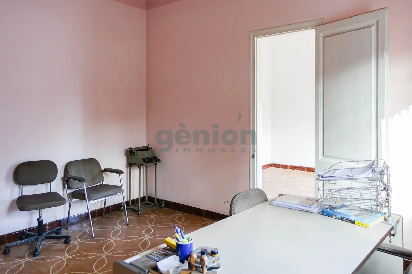 Schlafzimmer von Residential zum Verkauf in Salt