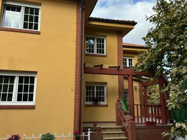 Chalet con jardín en venta en Calle Nicanor Piñole