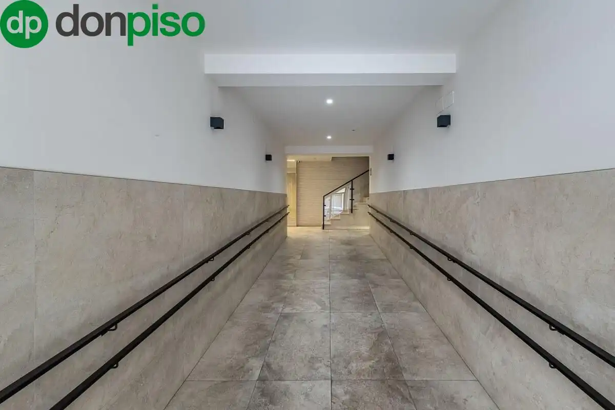 Flat for sale in Granada  with Air Conditioner
