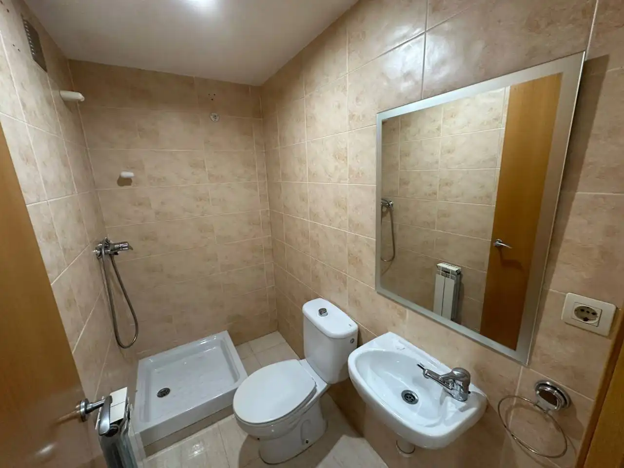 Badezimmer von Wohnung zum Verkauf in Vila-seca mit Heizung und Balkon