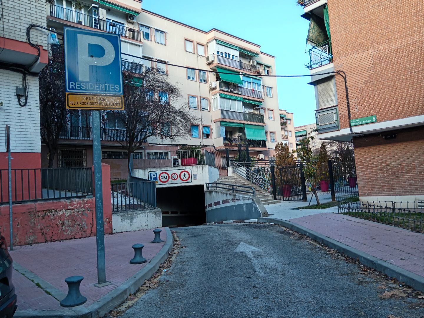Vista exterior de Garatge en venda en Alcobendas amb Alarma