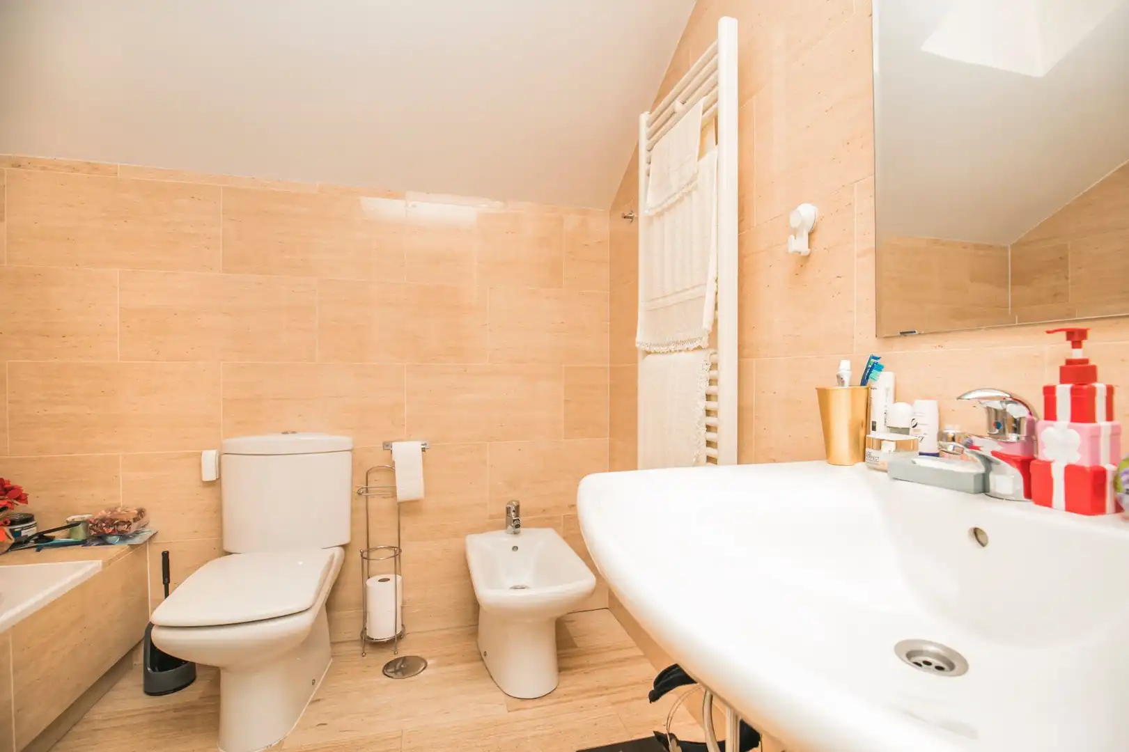 Baño de Piso en venta en Ávila con Calefacción, Terraza y Trastero