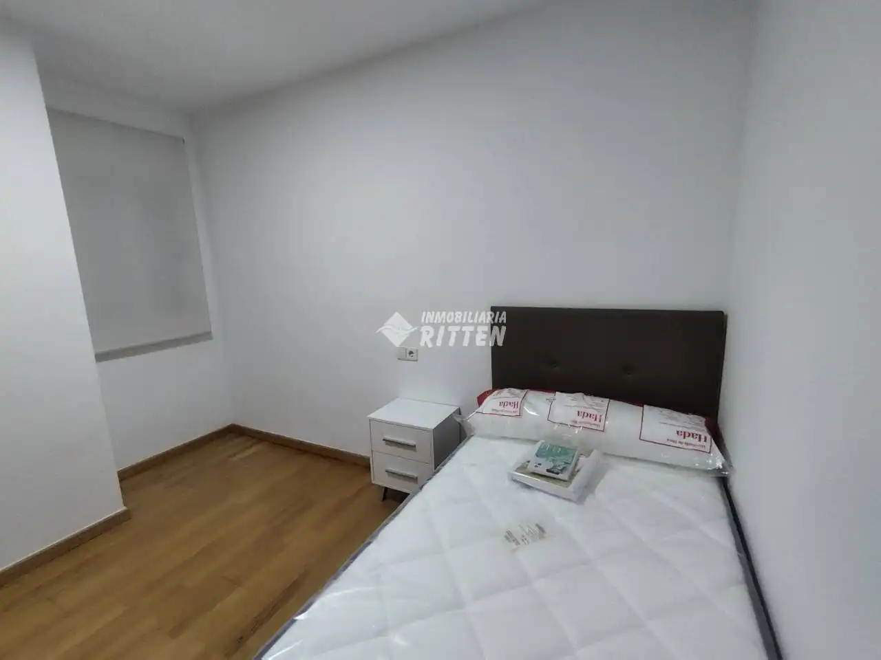 Habitación de Piso de alquiler en Cartagena con Aire acondicionado, Trastero y Amueblado