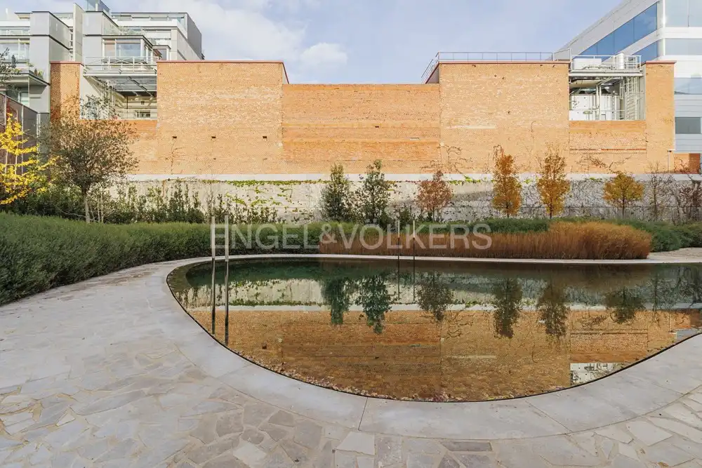 Piscina de Piso de alquiler en Madrid con Aire acondicionado, Calefacción y Trastero