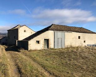 Vista exterior de Casa o xalet en venda en Sabiñánigo amb Terrassa i Balcó