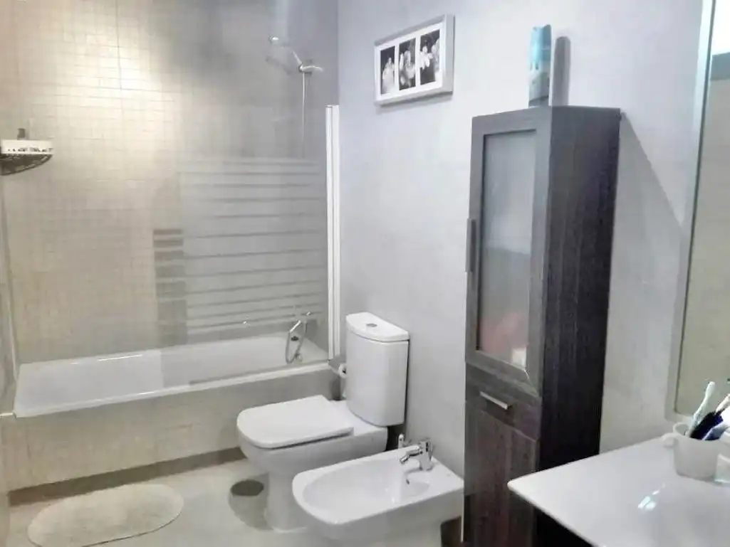 Bany de Apartament en venda en Málaga amb Aire condicionat, Terrassa i Internet