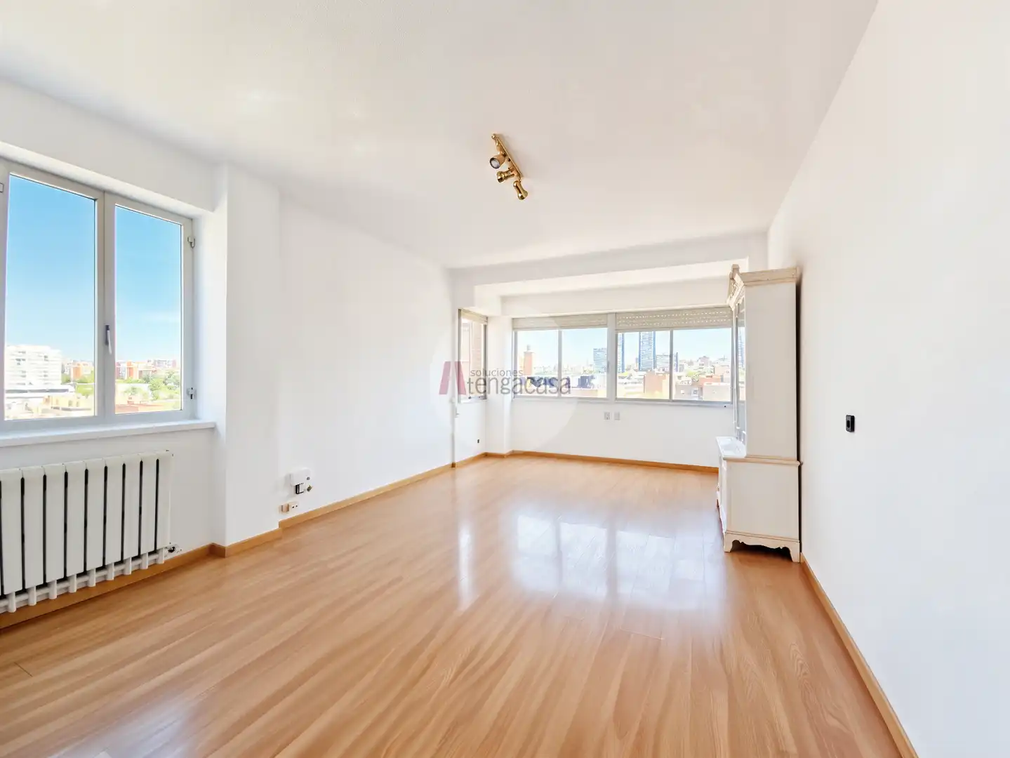 Habitación de Piso de alquiler en  Madrid Capital con Calefacción, Horno y Microondas