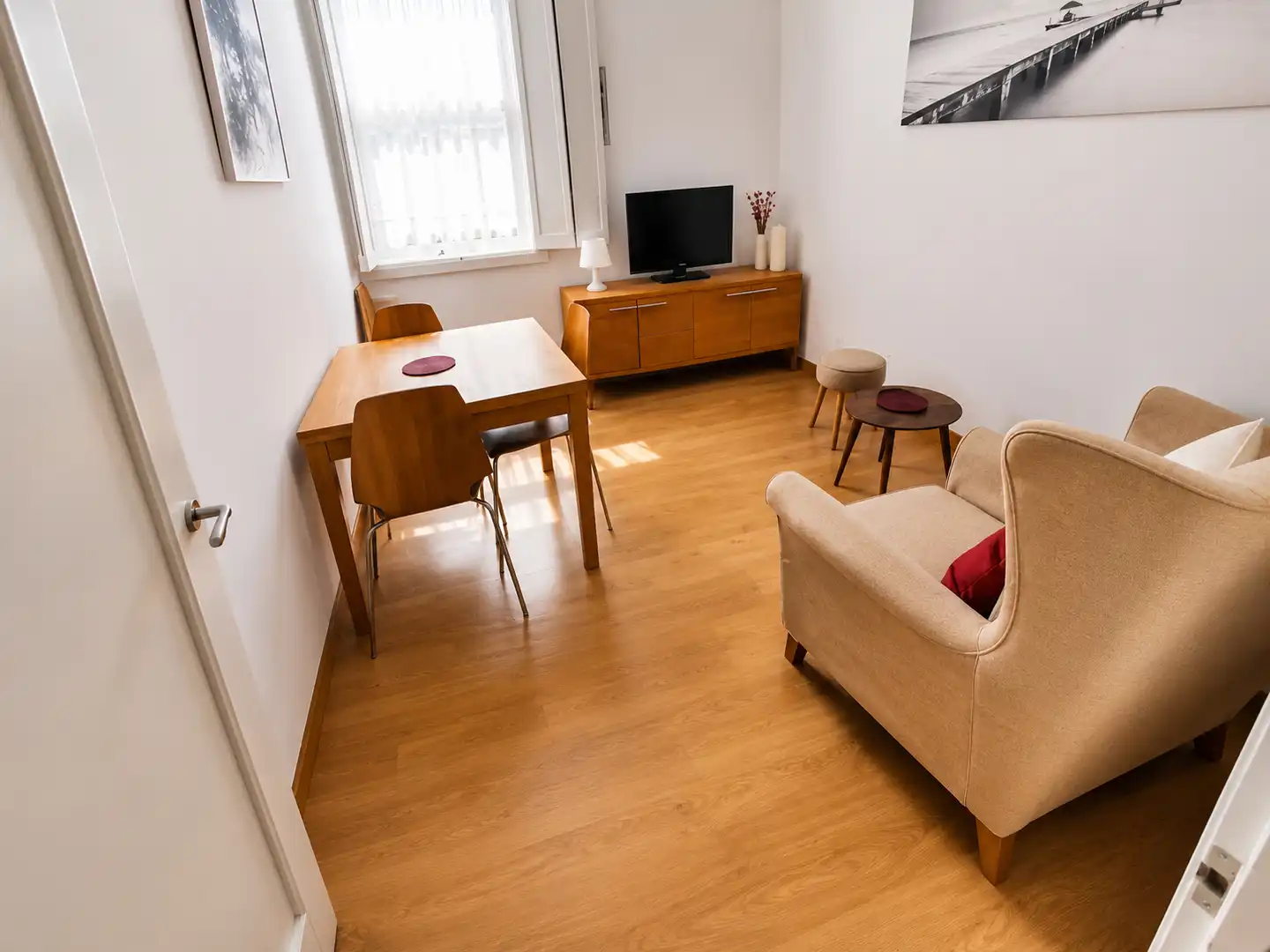 Wohnzimmer von Wohnung zur Miete in Santander mit Möbliert und Ofen