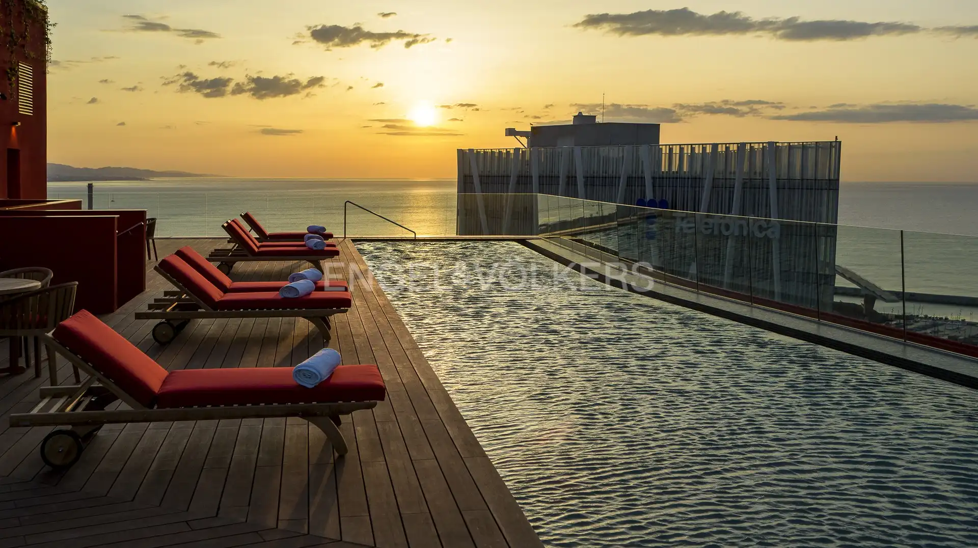 Swimming pool of Flat for sale in  Barcelona Capital  with Air Conditioner, Heating and Parquet flooring