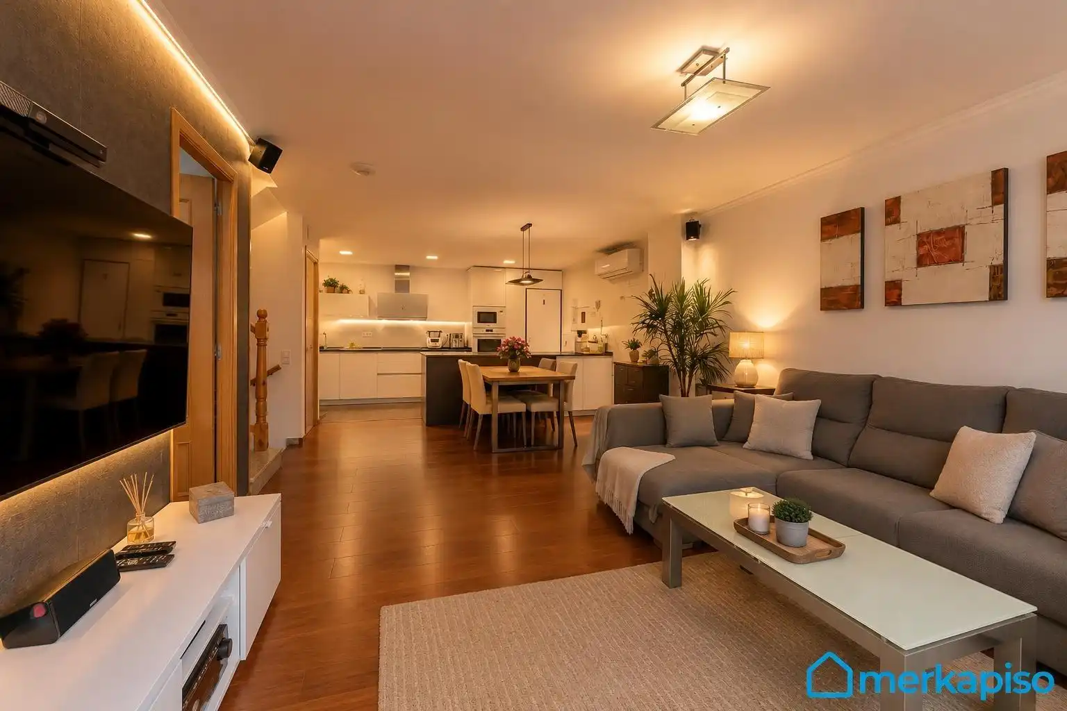 Sala de estar de Casa adosada en venta en Viladecans con Aire acondicionado, Terraza y Balcón