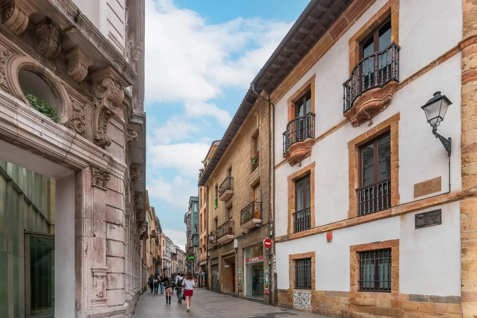 Außenansicht von Wohnung zum Verkauf in Oviedo  mit Heizung, Möbliert und Balkon