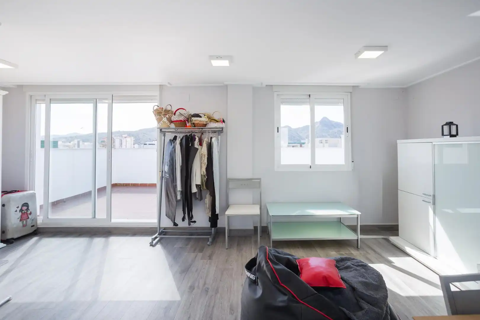 Schlafzimmer von Dachboden zum Verkauf in Gandia mit Klimaanlage, Heizung und Terrasse