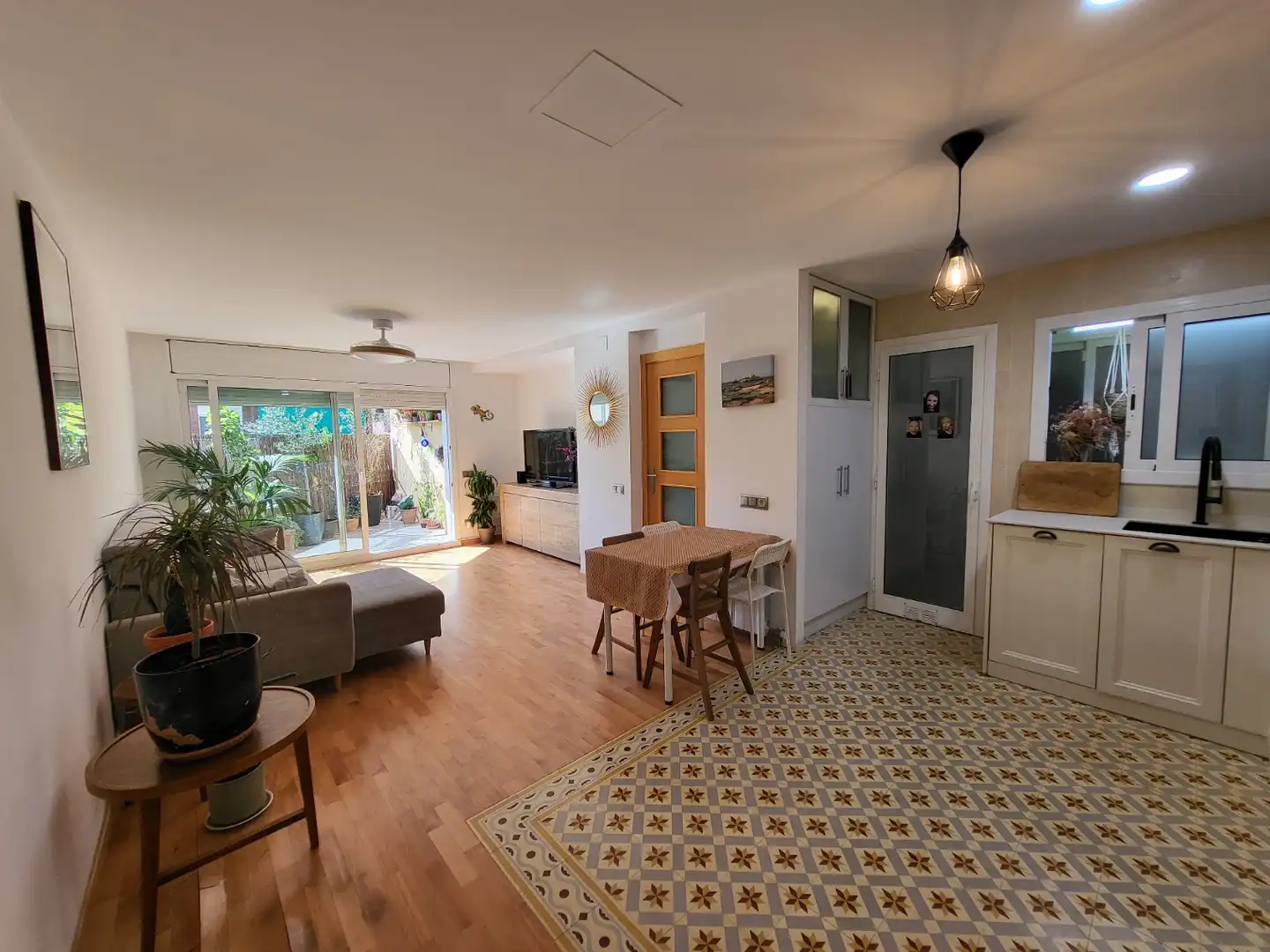 Sala de estar de Piso de alquiler en Castelldefels con Aire acondicionado, Calefacción y Parquet