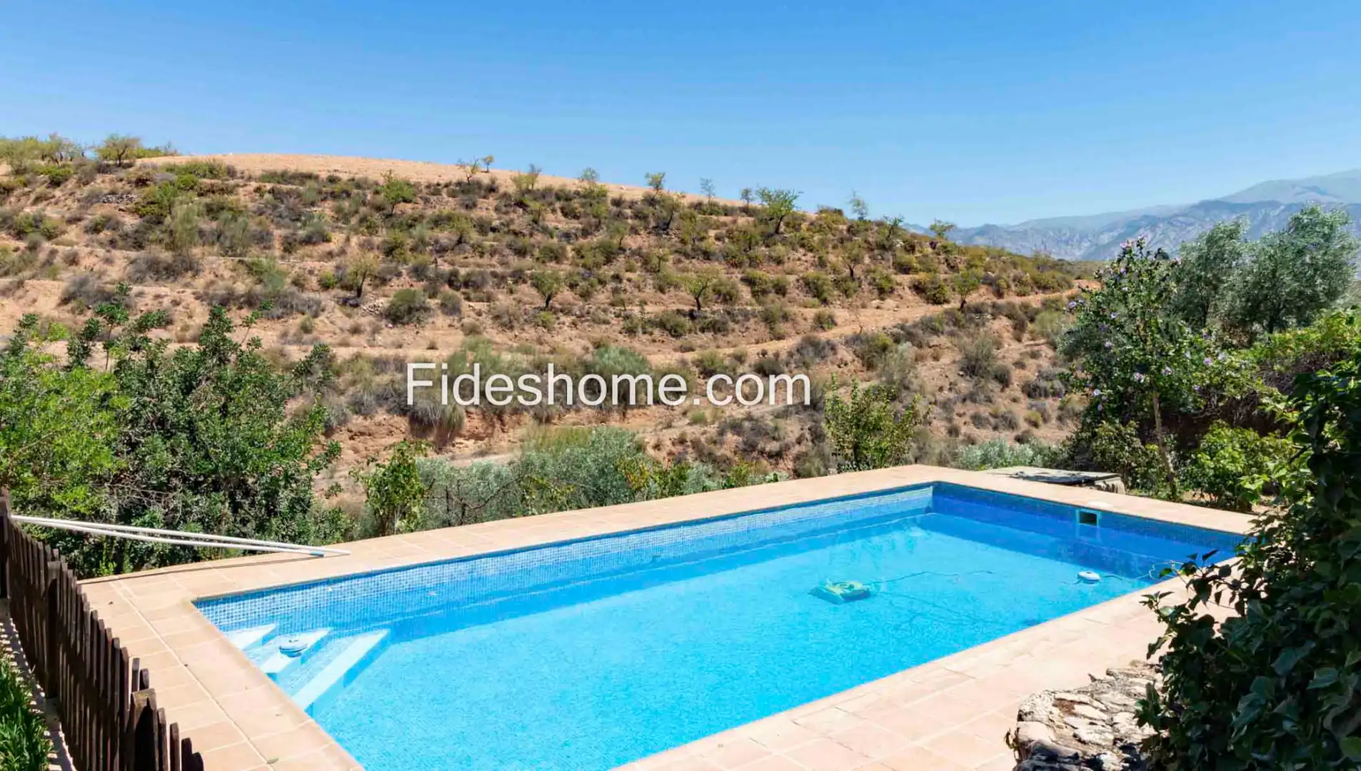 Vista exterior de Finca rústica en venda en Villamena amb Jardí privat, Piscina i Moblat