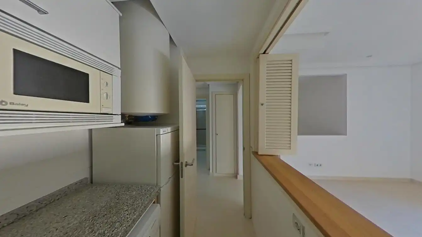 Flat for sale in Madrid  with Storage room, Swimming Pool and Oven