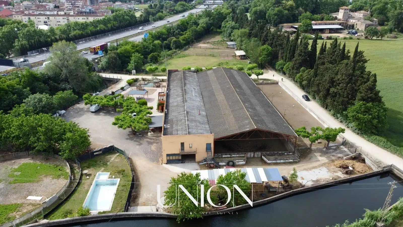 Vista exterior de Finca rústica en venta en Salt con Aire acondicionado, Calefacción y Jardín privado