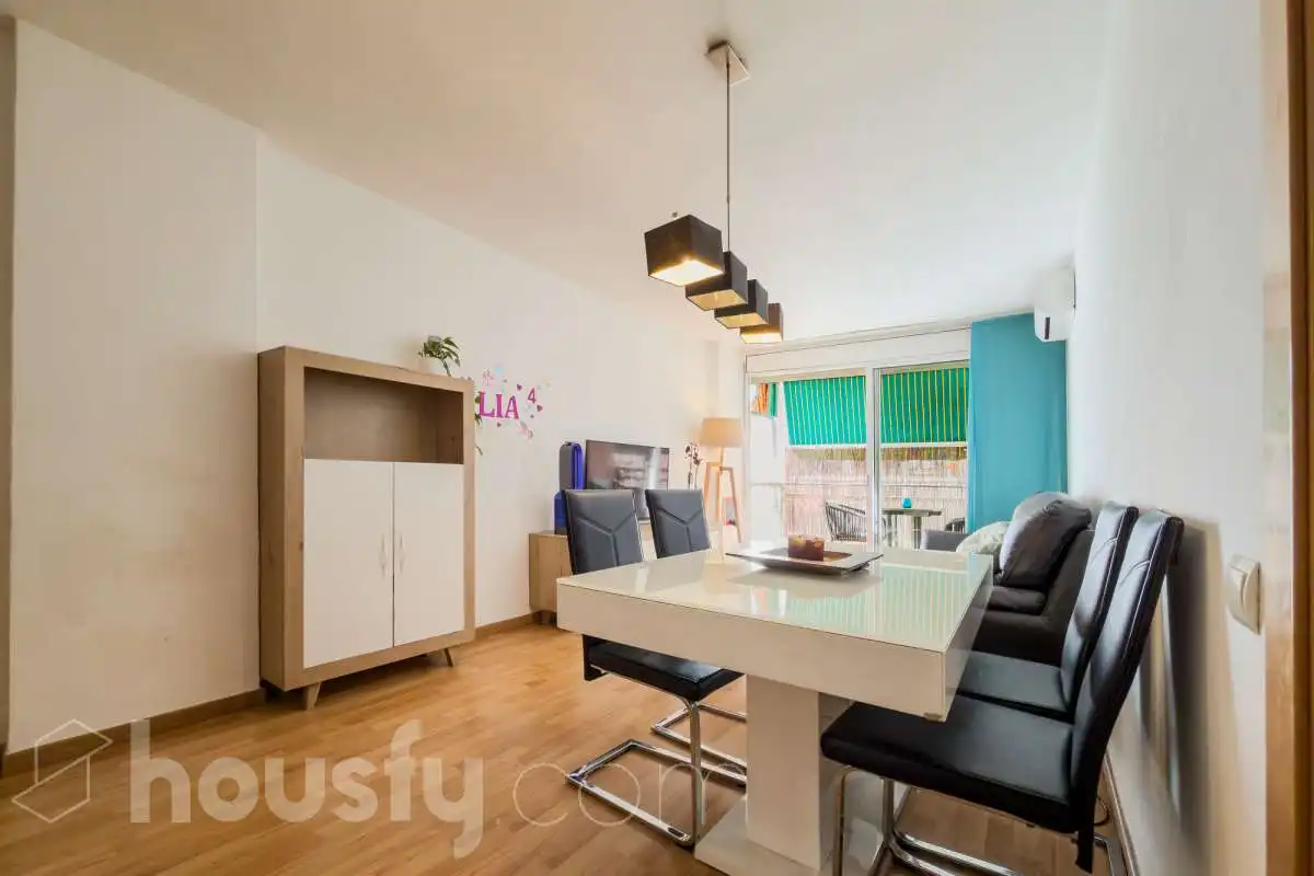 Living room of Flat for sale in Barcelona  with Air Conditioner, Parquet flooring and Terrace
