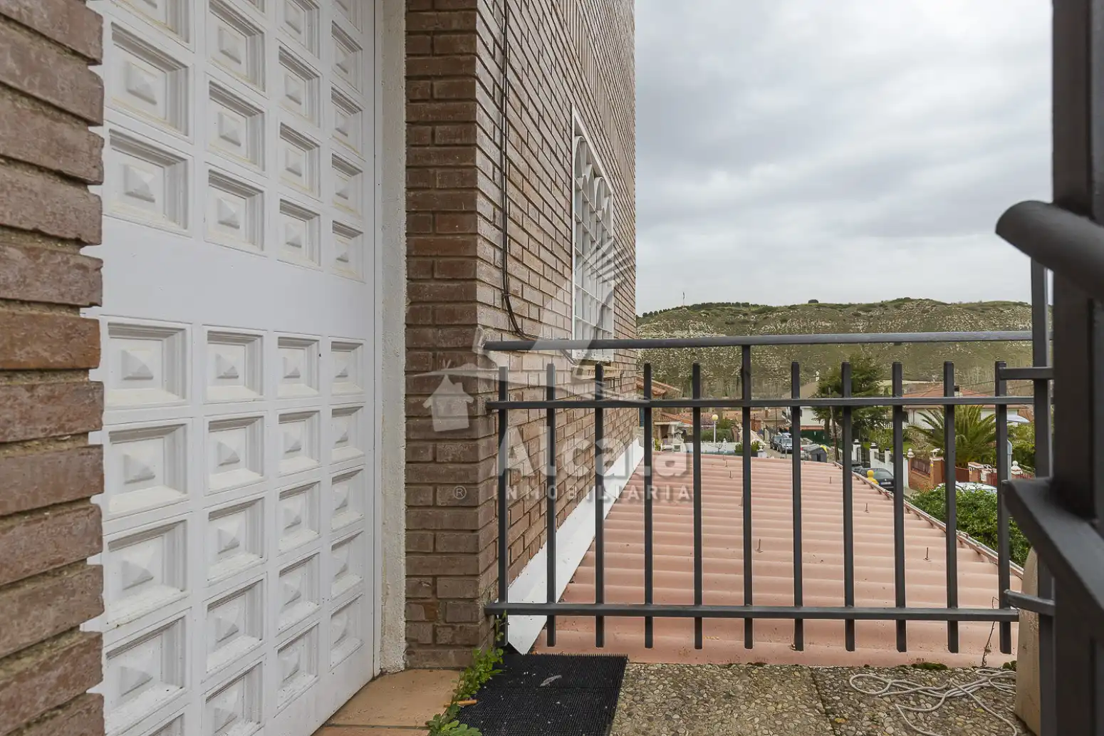 Vista exterior de Casa o xalet en venda en Villalbilla amb Aire condicionat, Calefacció i Jardí privat