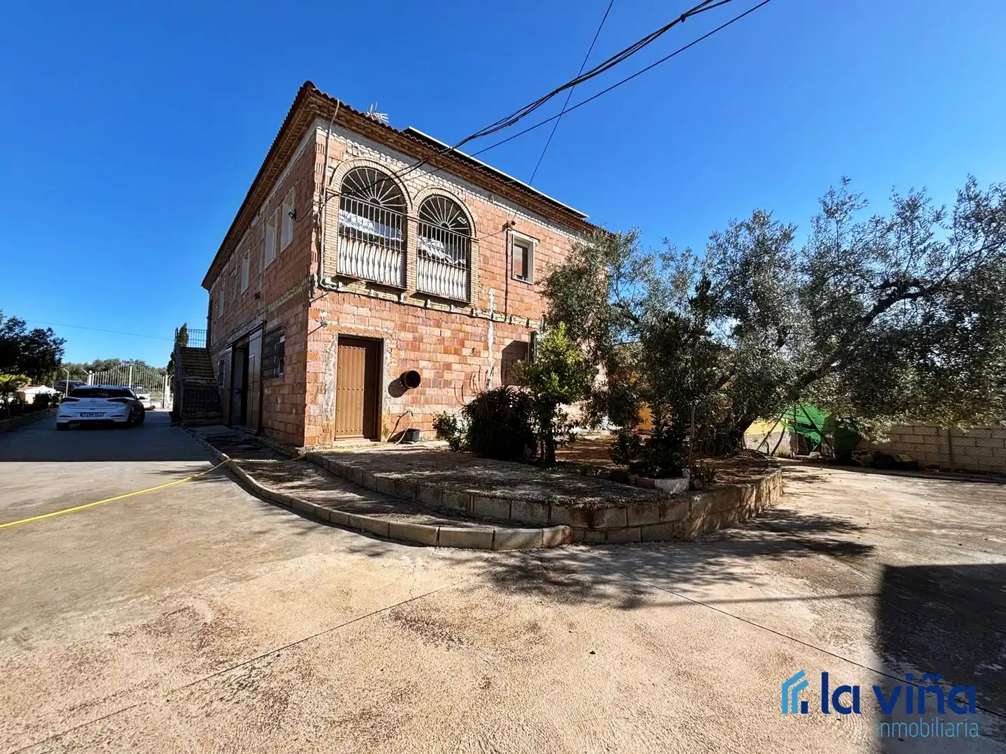Vista exterior de Casa o chalet en venta en Casariche con Aire acondicionado, Calefacción y Jardín privado