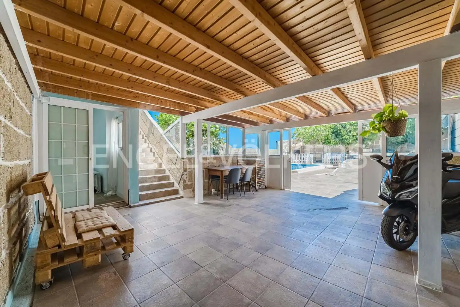 Vista exterior de Casa o xalet en venda en Granadilla de Abona amb Aire condicionat, Terrassa i Piscina