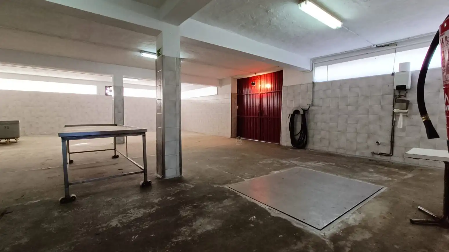 Fabrikhallen zum Verkauf in Tineo