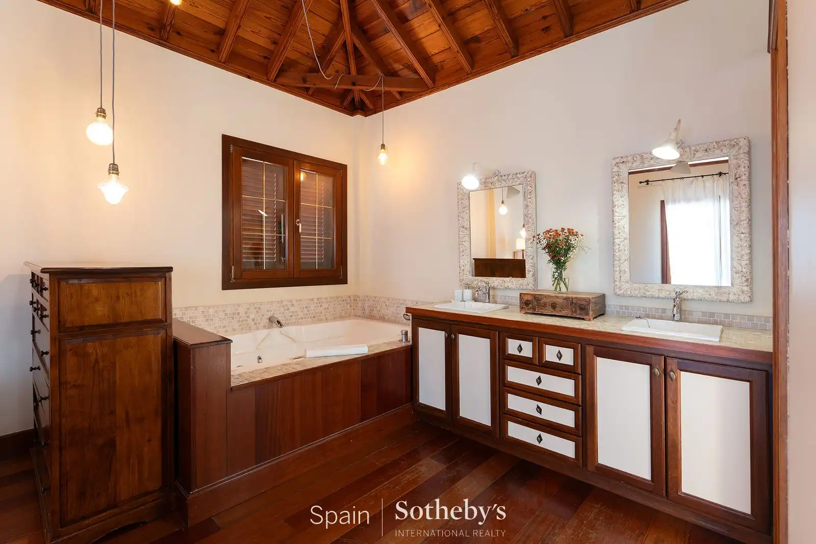 Bany de Casa o xalet en venda en Puerto de la Cruz amb Aire condicionat, Jardí privat i Terrassa