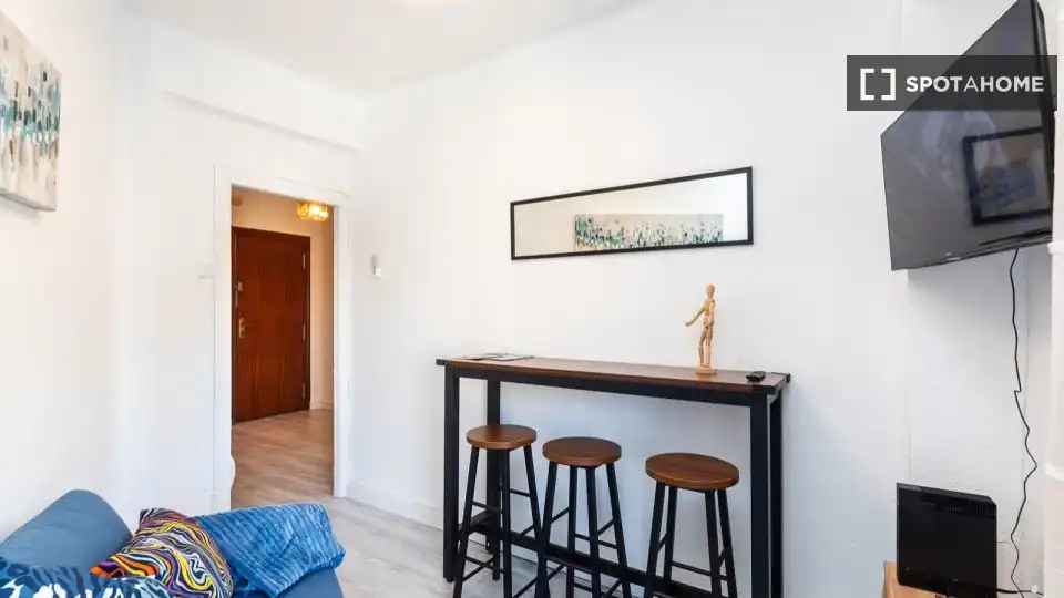 Room in Les Tendetes - Avenida Burjassot
