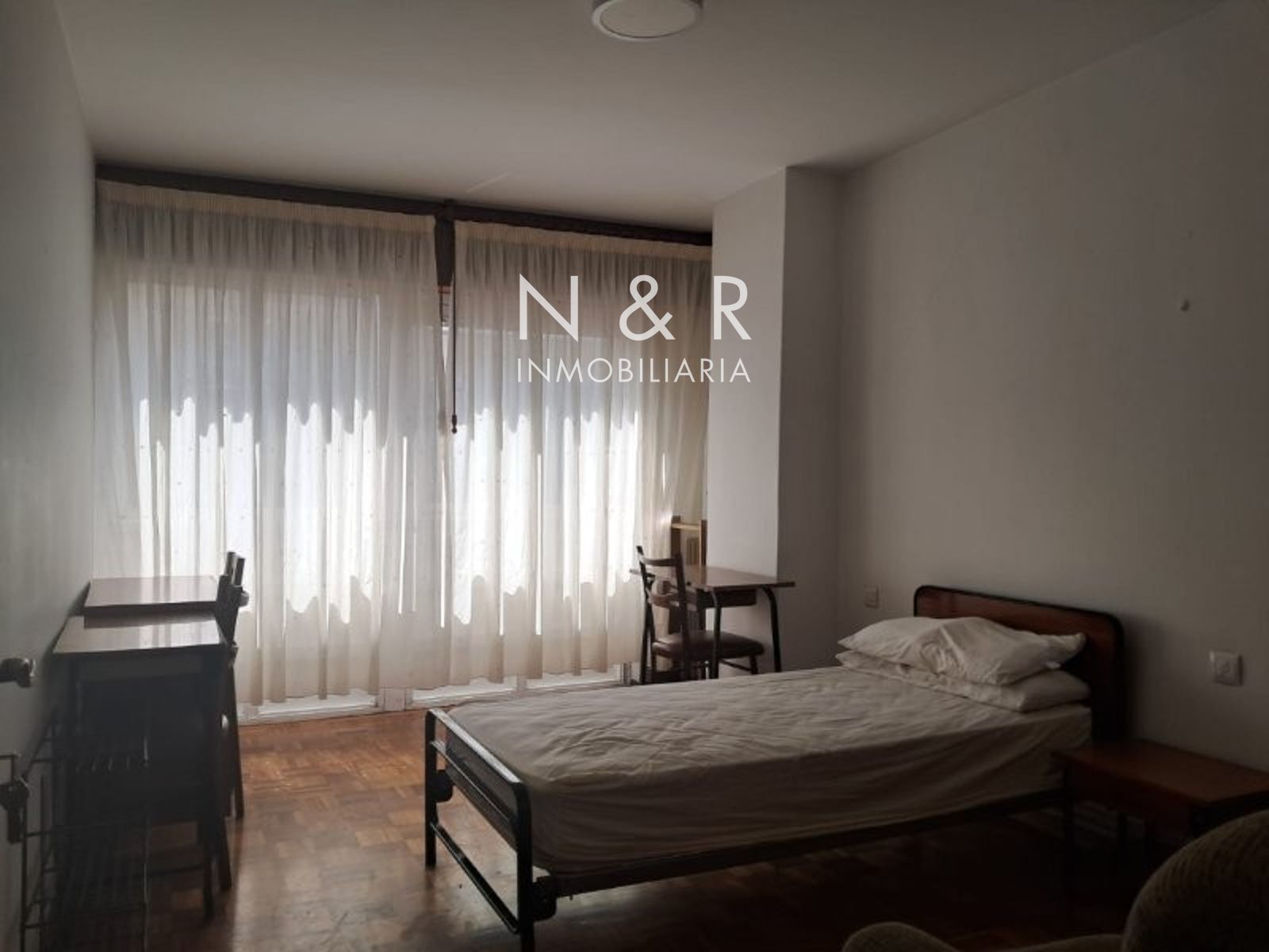 Bedroom of Flat to rent in Santiago de Compostela   with Heating and Furnished