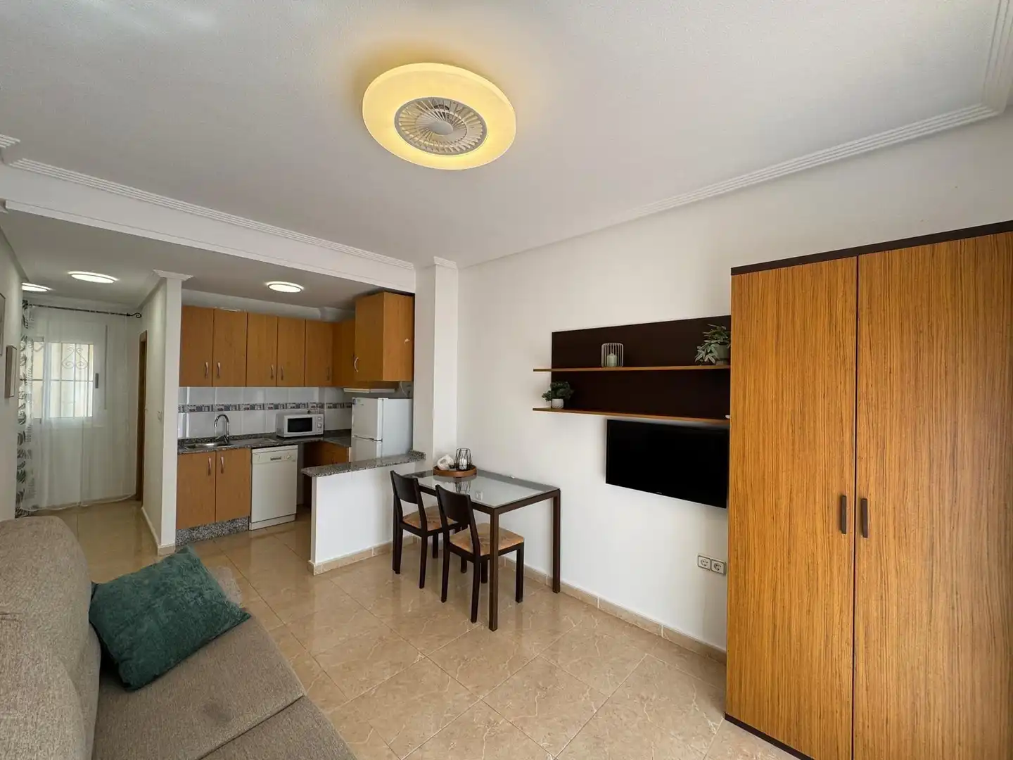 Cocina de Estudio en venta en Torrevieja con Aire acondicionado, Terraza y Amueblado