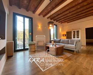 Living room of Flat to rent in  Barcelona Capital  with Air Conditioner, Heating and Parquet flooring