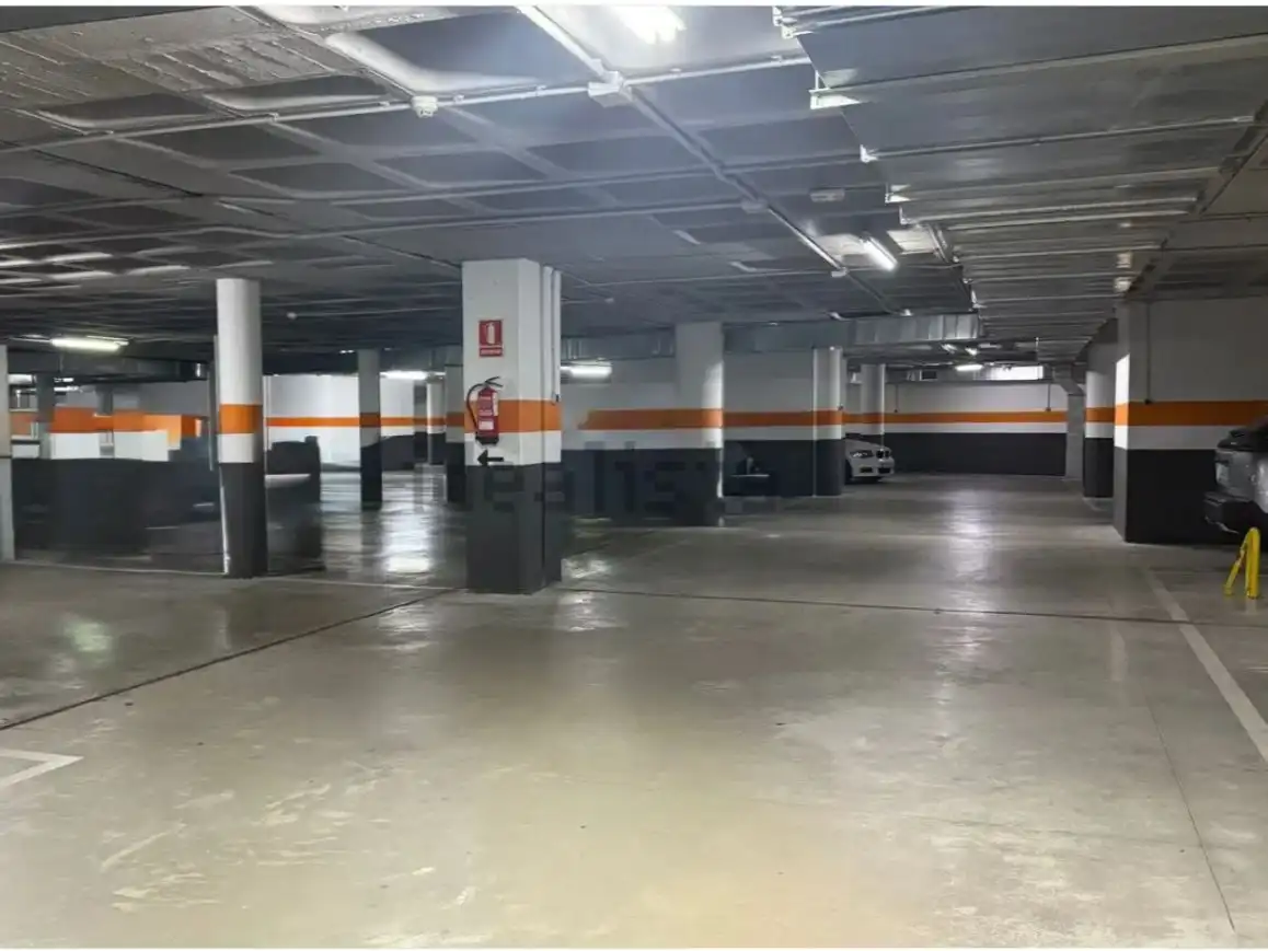 Parking de Garaje en venta en Calpe / Calp con Alarma