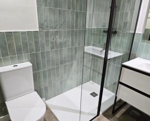 Bathroom of Flat to rent in Elda  with Air Conditioner, Heating and Terrace