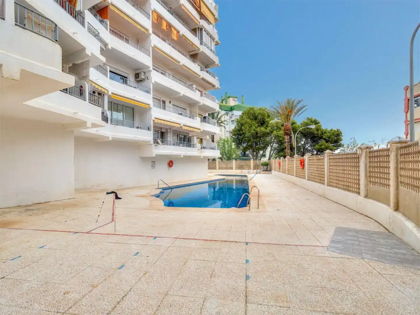 Piscina de Pis en venda en Torremolinos amb Aire condicionat, Piscina i Balcó