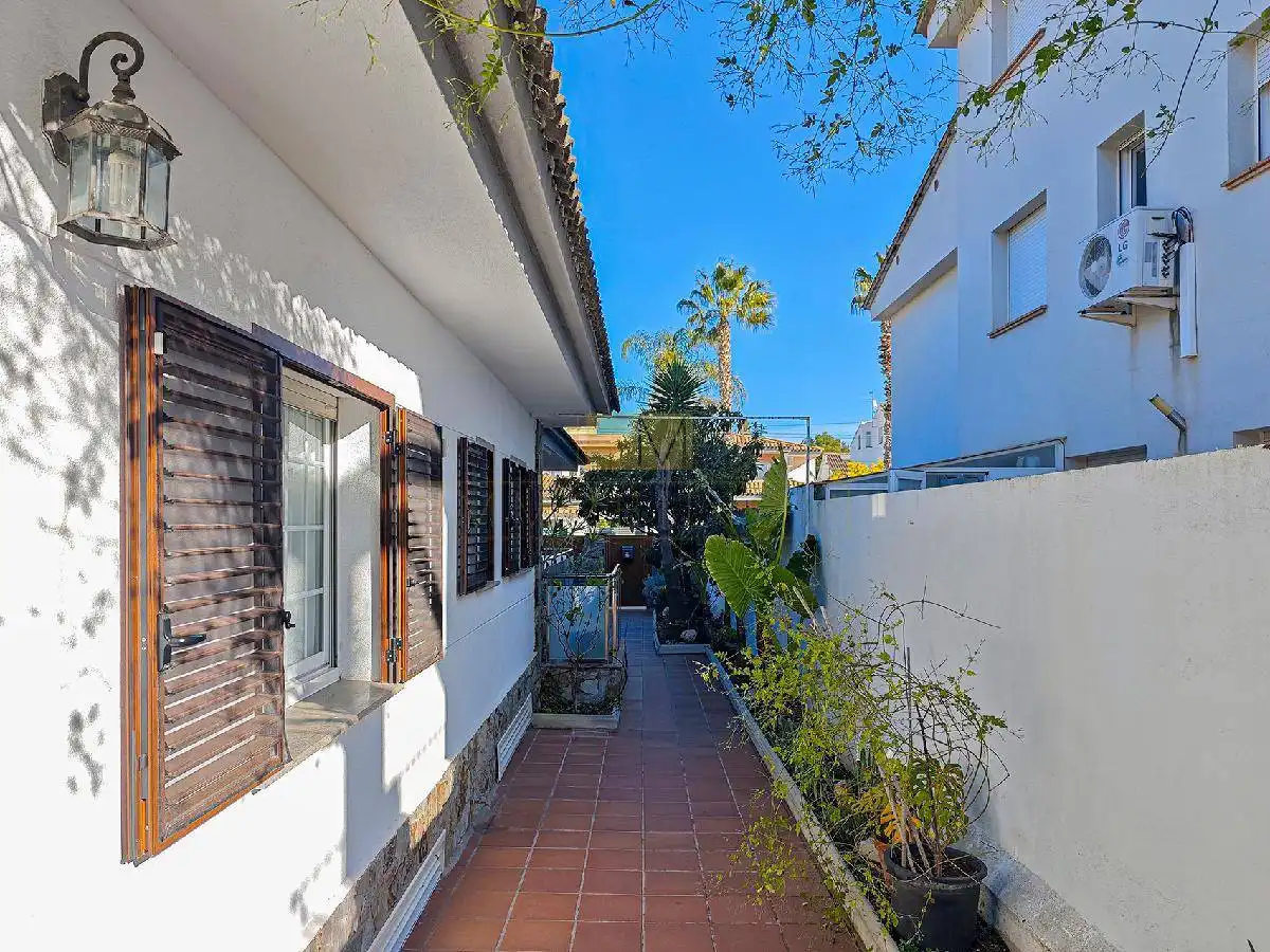 Exterior view of Houses for sale in Sant Pere de Ribes  with Air Conditioner, Heating and Private garden