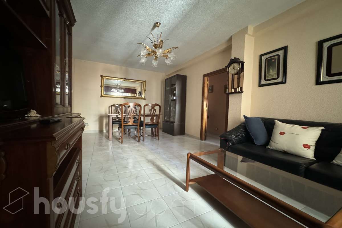 Flat to rent in Calle Valencia, Juan de la Cierva