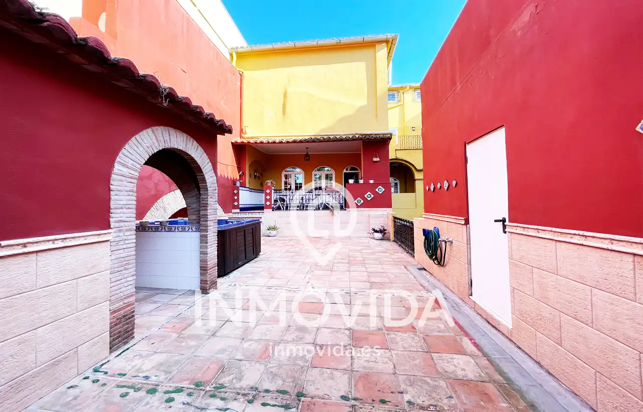 Exterior view of Houses for sale in Xàtiva  with Air Conditioner, Terrace and Furnished