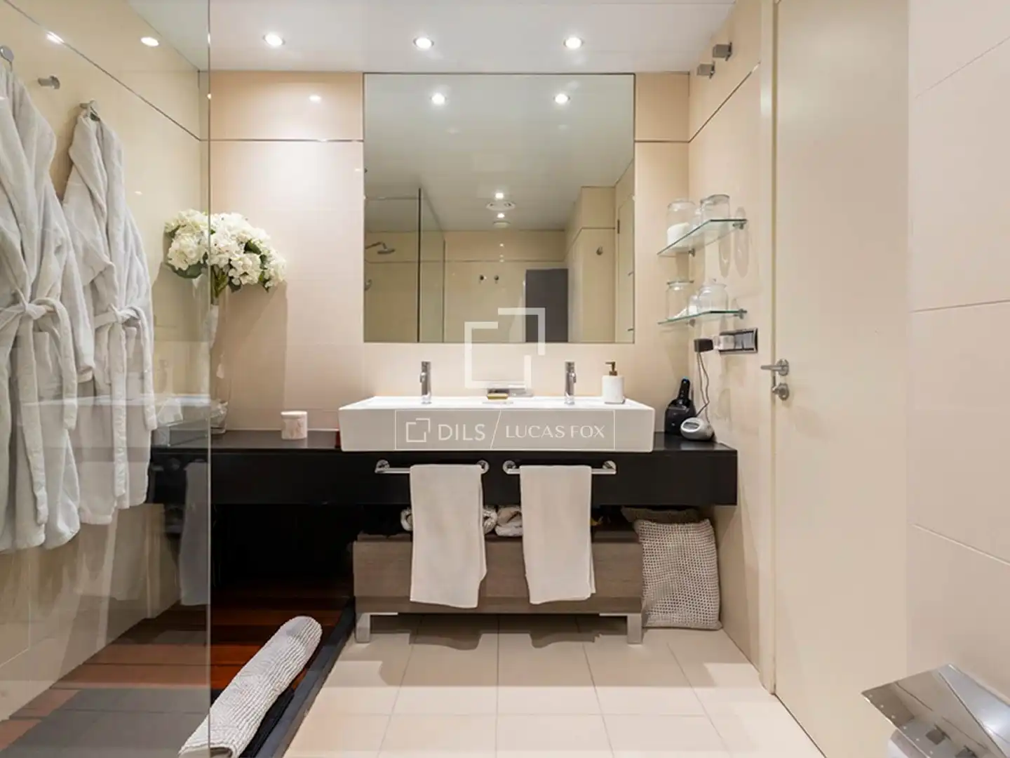 Baño de Piso en venta en Barcelona con Aire acondicionado, Calefacción y Jardín privado
