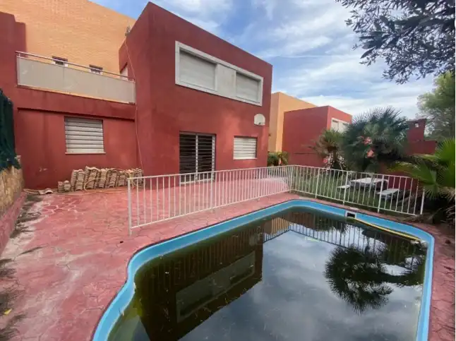Terraced house with pool for sale in Centro