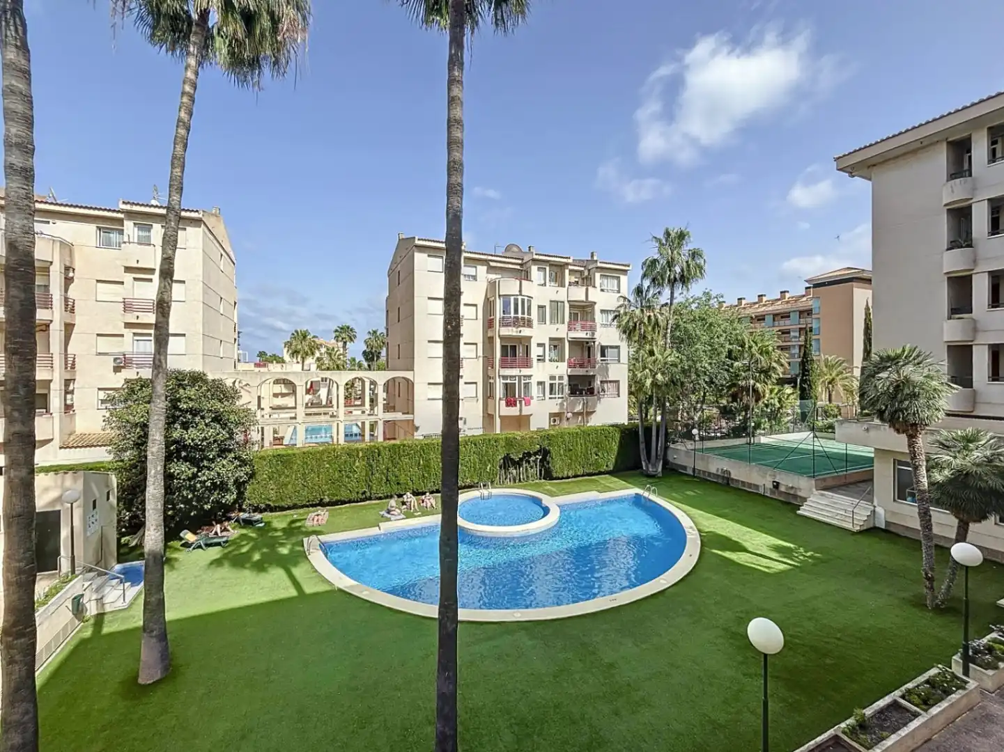 Swimming pool of Flat for sale in L'Alfàs del Pi  with Air Conditioner, Private garden and Swimming Pool