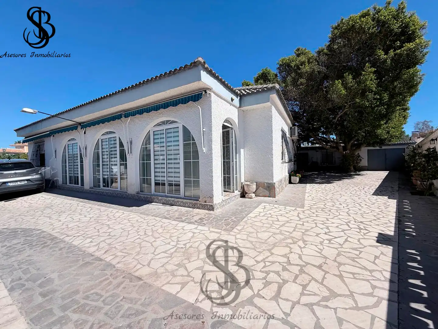 Detached house with pool for sale in Partida Pisnella