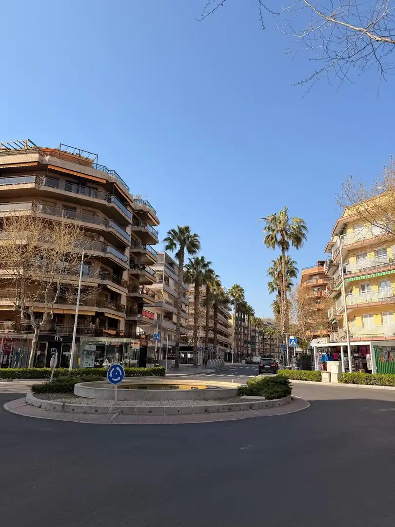 Appartement compact avec piscine à vendre à Centre