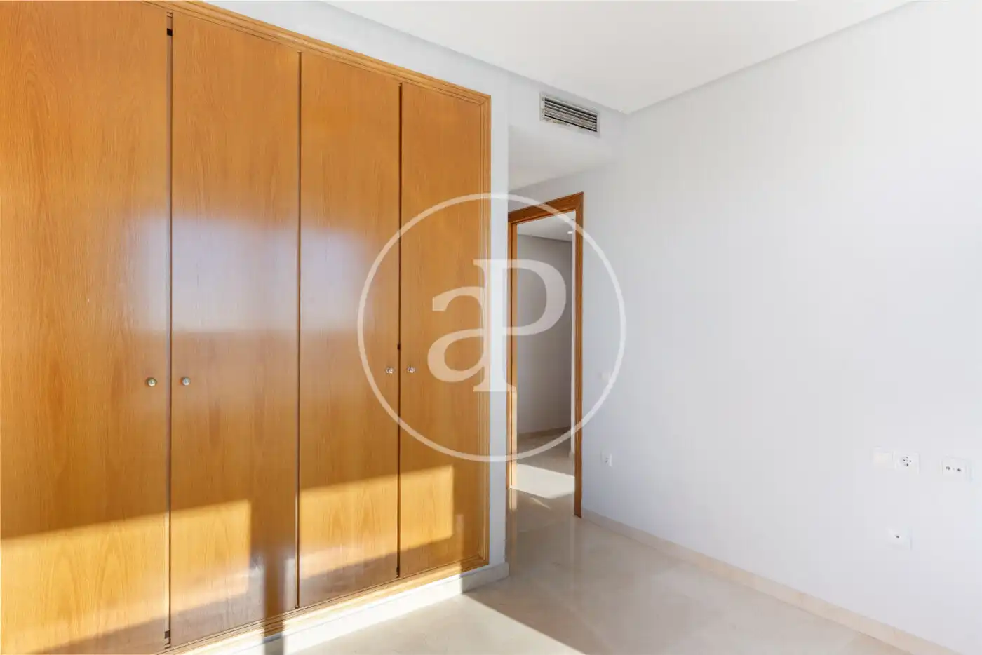 Flat for sale in Valencia  with Air Conditioner, Heating and Private garden
