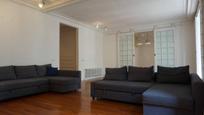 Living room of Flat for sale in  Barcelona Capital  with Heating, Parquet flooring and Balcony