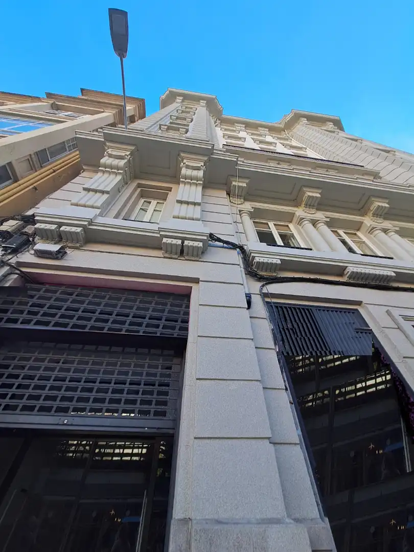 Vista exterior de Local de lloguer en Centro - Juan Flórez - Plaza Pontevedra