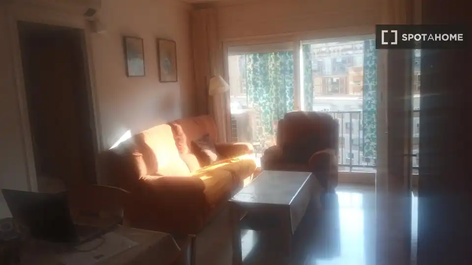 Living room of Flat for share in Barcelona  with Air Conditioner, Terrace and Furnished