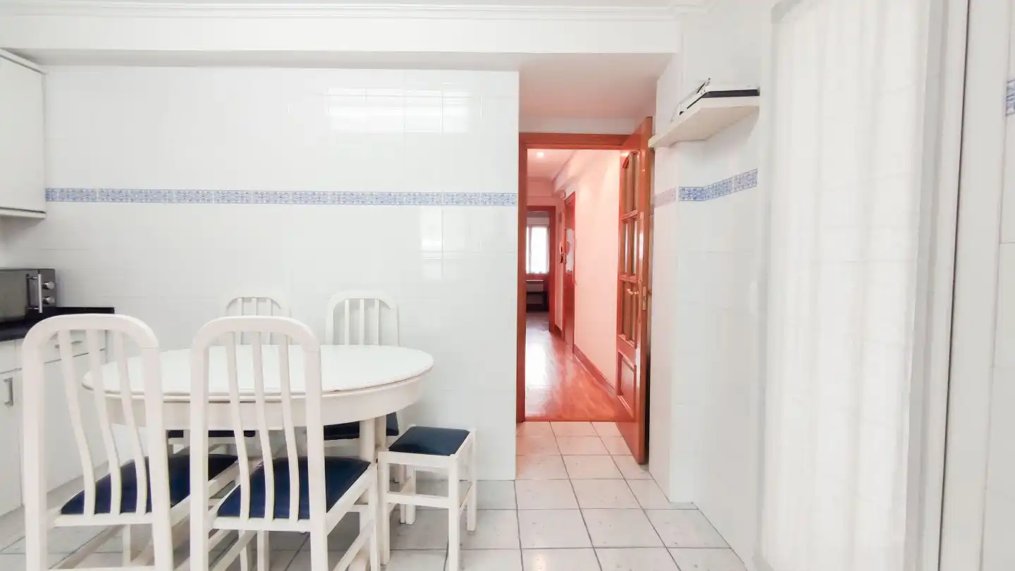 Menjador de Apartament de lloguer en Donostia - San Sebastián  amb Calefacció i Balcó