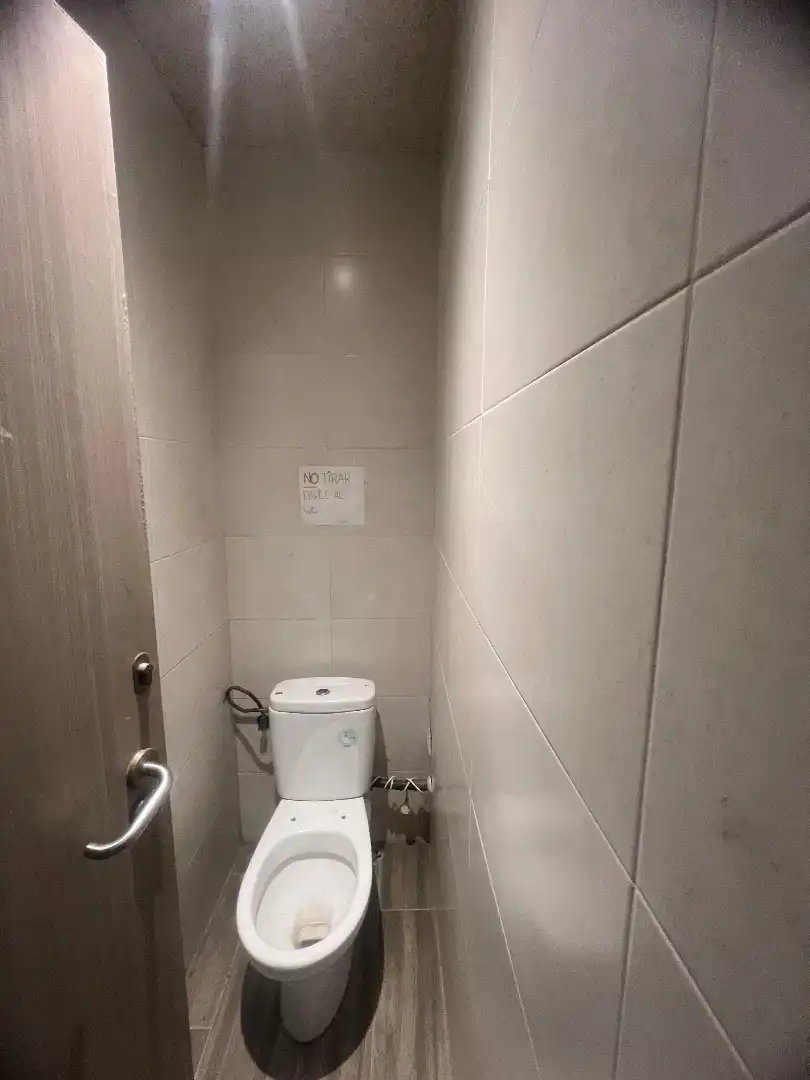 Baño de Local en venta en Reus con Aire acondicionado, Calefacción y Terraza